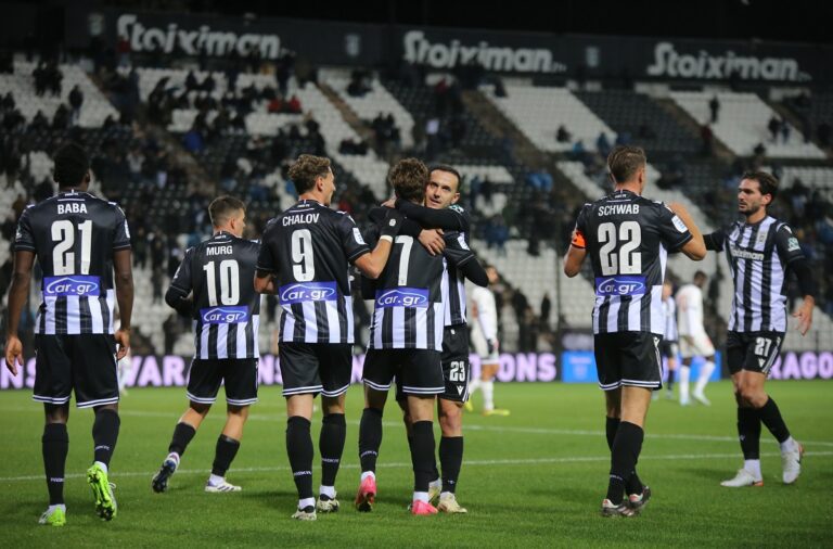 paok players celebrating