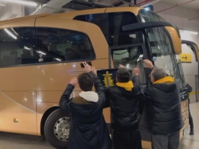 Έρχεται Ποινική διώξη στους 3 οπαδούς της ΑΕΚ: Σύμφωνα με πληροφορίες ο Αθλητικός εισαγγελέας ξεκίνησε προκαταρκτική εξέταση για διερεύνηση τυχόν ποινικών ευθυνών για τα γεγονότα του πάρκινγκ της ΟΠΑΠ Αρένα.