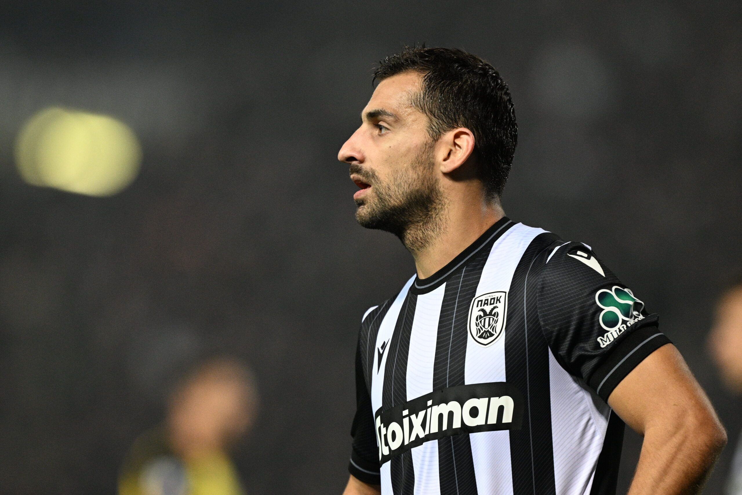 Οτο: Εκτίει με Λαμία