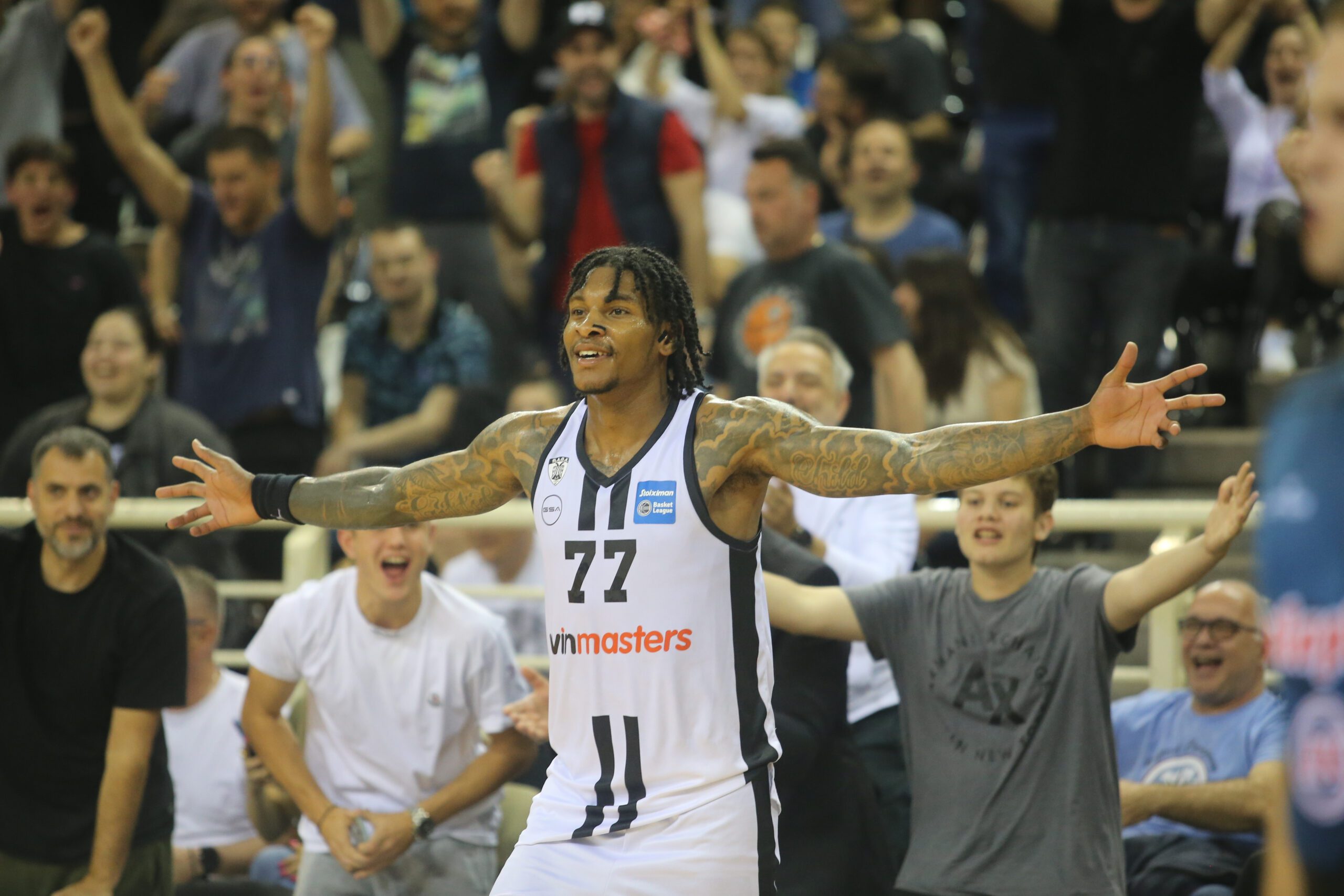 Γιάννης Αντετοκούνμπο: «Εβλεπα τα ματς του ΠΑΟΚ όταν έπαιζε ο Πόρτερ»