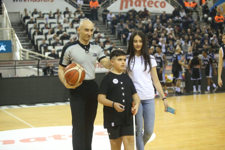 ΠΑΟΚ-Φρίμπουργκ: Η είσοδος με τον Λέανδρο (pics)