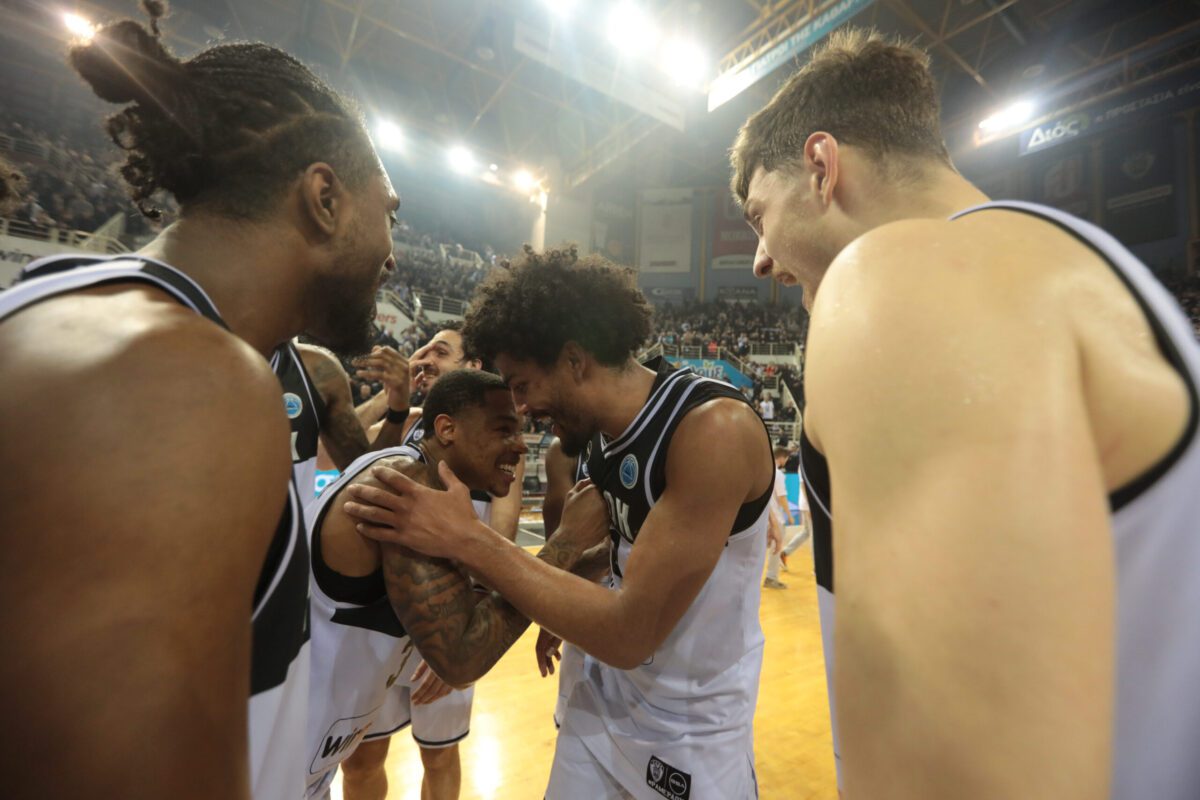 ΠΑΟΚ mateco: Ασπρόμαυρη παράνοια στα αποδυτήρια (video)