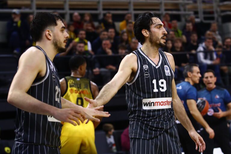 Ο ΠΑΟΚ παίζει τα ρέστα του κόντρα στην ΑΕΚ για την τετράδα