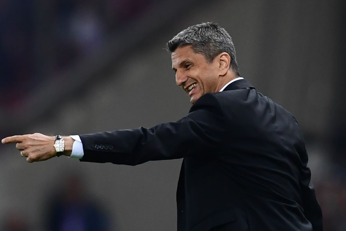 Λουτσέσκου: Σενάριο για κρούση από την Σάρτζα