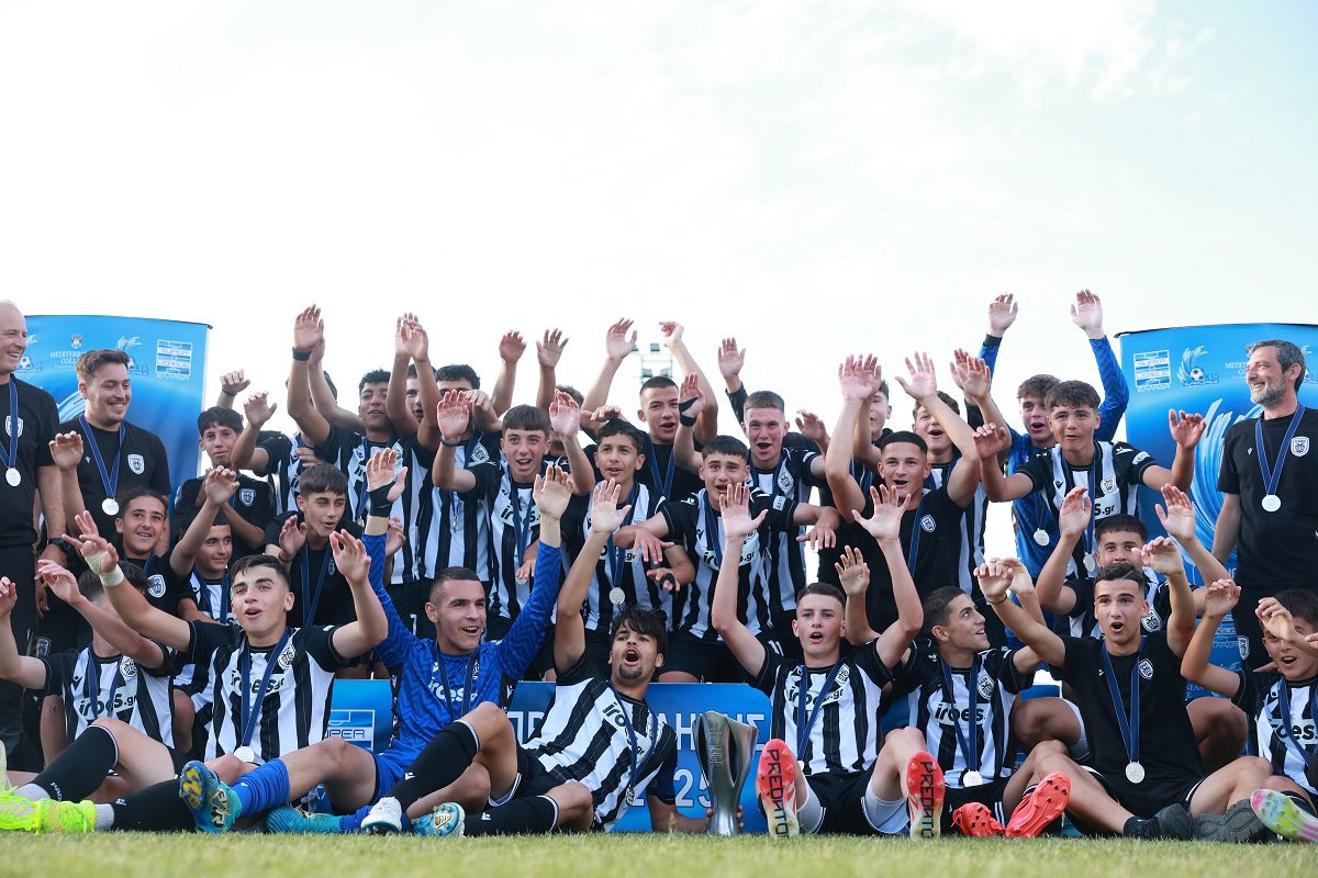 Το σήκωσε ξανά! Η φιέστα της κ15 του ΠΑΟΚ (vids)