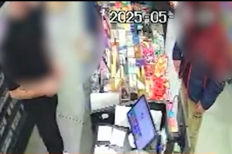 Θεσσαλονίκη: Σοκ με ληστεία υπό την απειλή μαχαιριού (video)