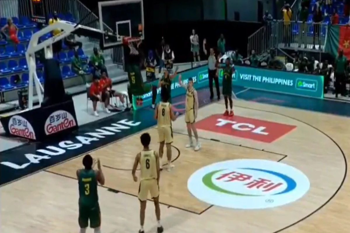 Αδιανόητη γκάφα στο μπασκετ: Κάρφωσε στο καλάθι της ομάδας του και «χάρισε» την πρόκριση στην Αυστραλία!