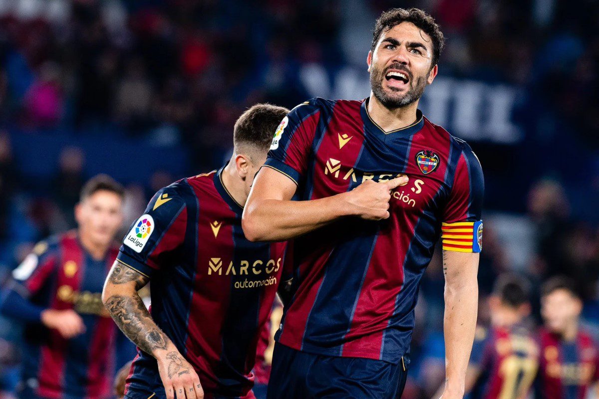 Συγκλόνισε ο Ιμπόρα στο «αντίο» του: «Οι στάχτες της κόρης μου βρίσκονται στο γήπεδο της Λεβάντε!»