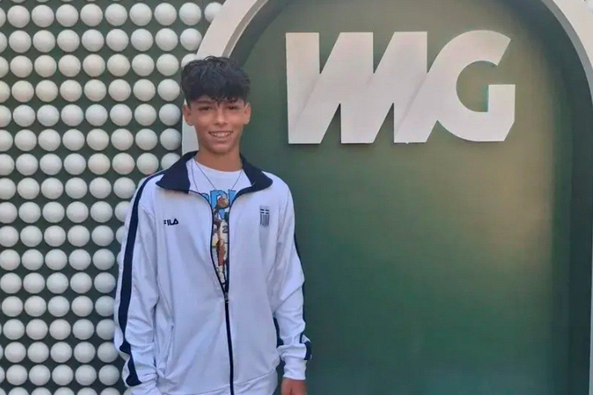 Ραφαήλ Παγώνης: Ο 13χρονος νέος Τσιτσιπάς σαρώνει ήδη στο Wimbledon!