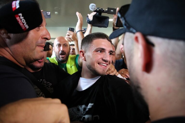 Ζαφείρης: Η «τρελή» υποδοχή - Όλο το χρονικό της άφιξής του στη Θεσσαλονίκη (vid)