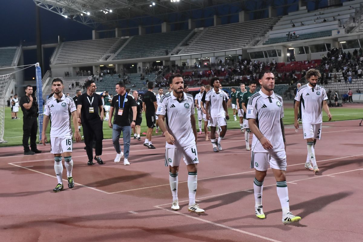 Παναθηναϊκός: Πετούσαν καρέκλες στους παίκτες! Άνω-κάτω με Βιτόρια