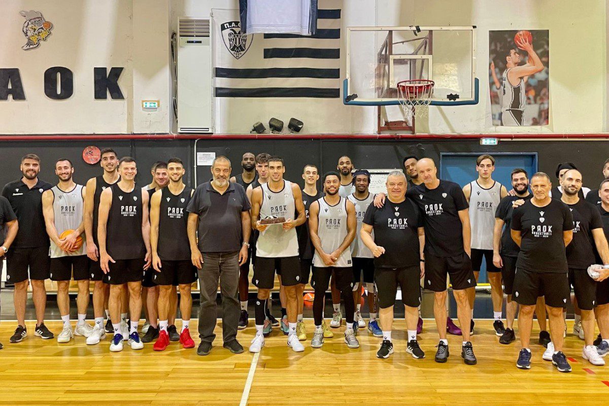 Προπόνηση και αναχώρηση του ΠΑΟΚ για Βελιγράδι - Ευχάριστα για Κόνιαρη και Τζόουνς