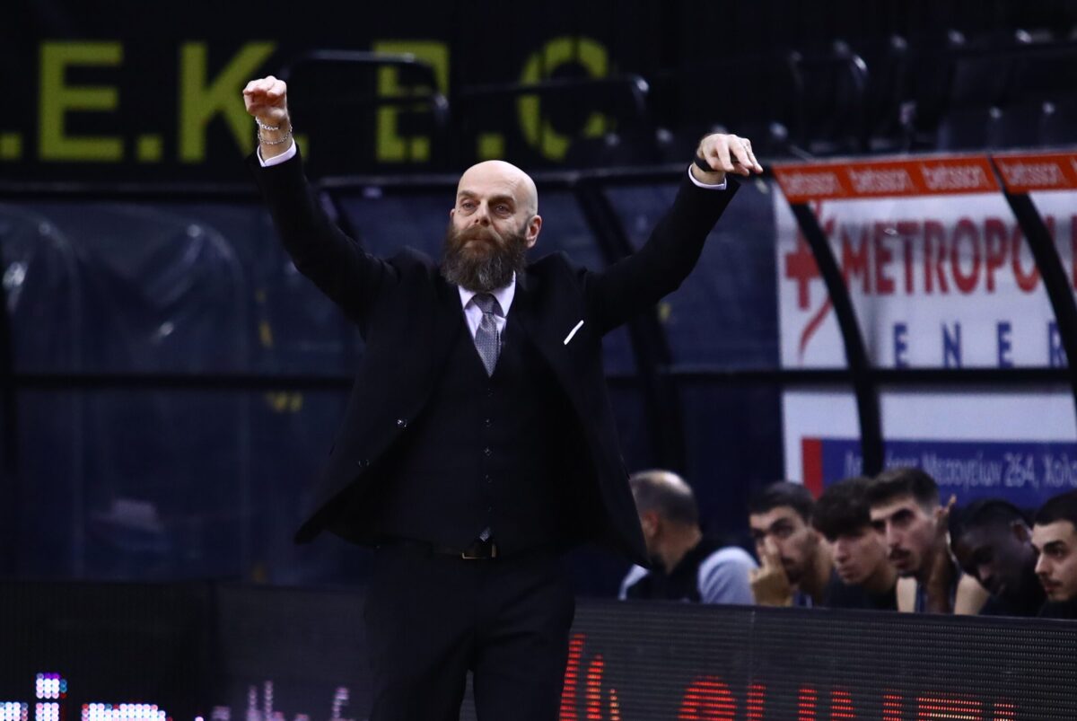 Ξανά πρόσωπο με πρόσωπο Σάκοτα - Καντσελιέρι (pic)