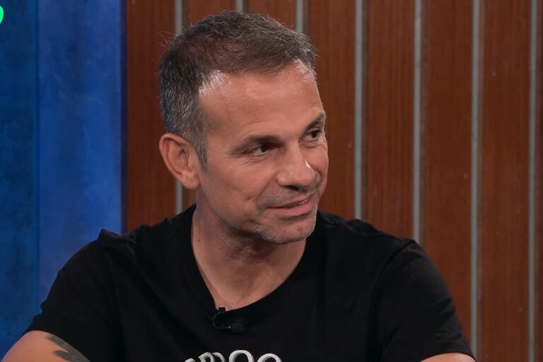 Ντέμης