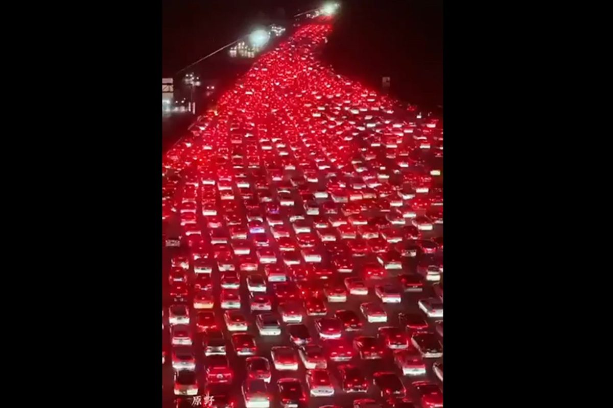 Το απόλυτο κυκλοφοριακό «χάος» - Απίστευτες εικόνες από την Κίνα (vid)