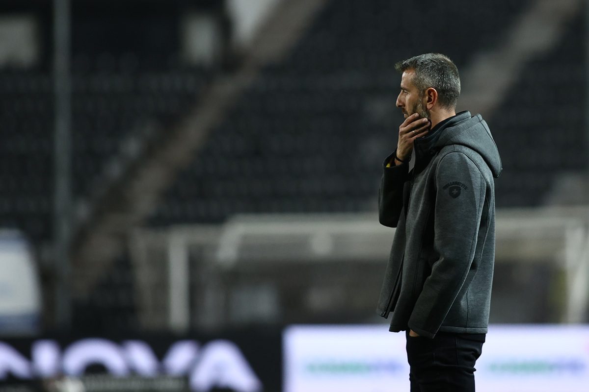 Μαλεζάς: «Παίρνω την ευθύνη, έπρεπε να σκεφτώ κάτι διαφορετικό» - Η ατάκα του για τον Βιεϊρίνια