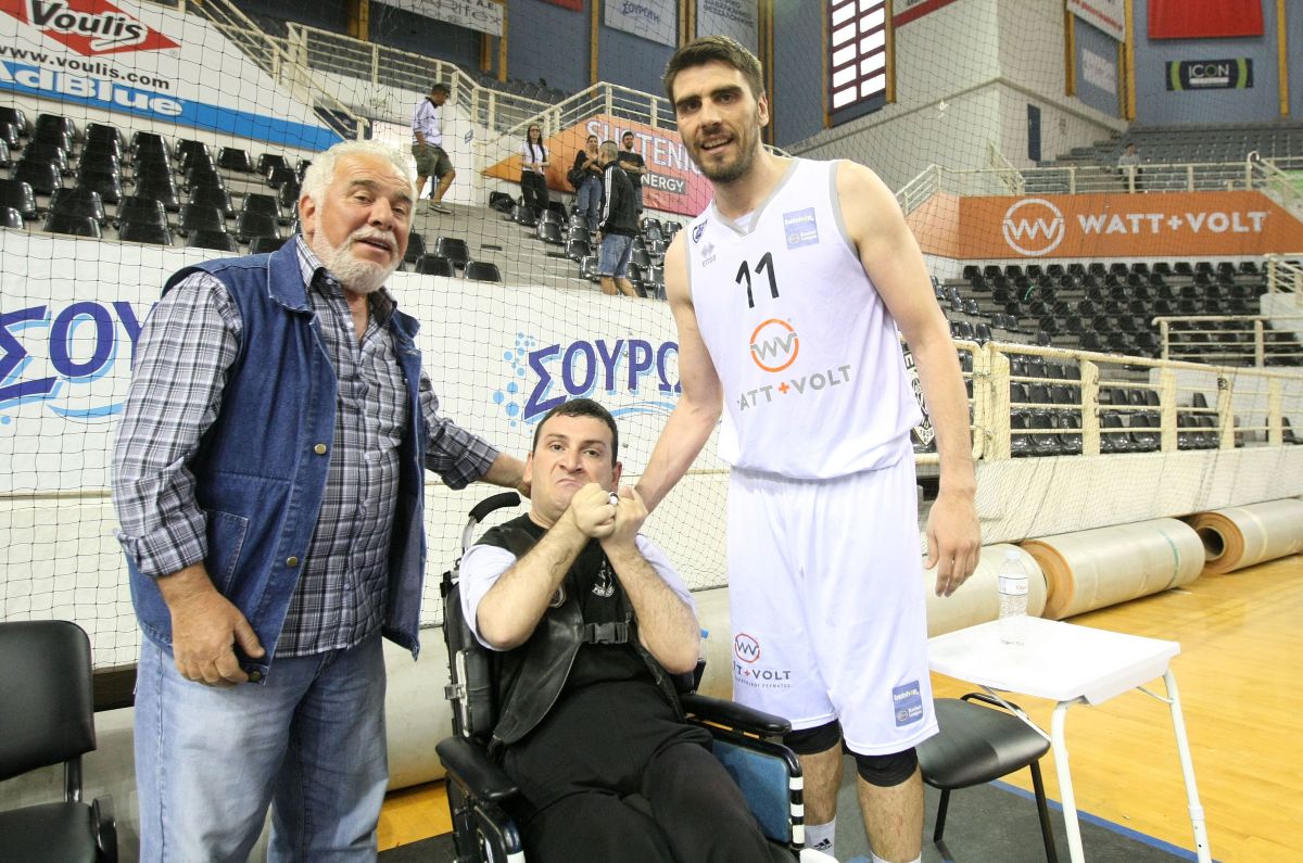 «Ο Γιαννάκης το νιώθει, τον αγαπάνε όλοι»: Η συγκινητική συνέντευξη του Λουκά Μήλιου (video)