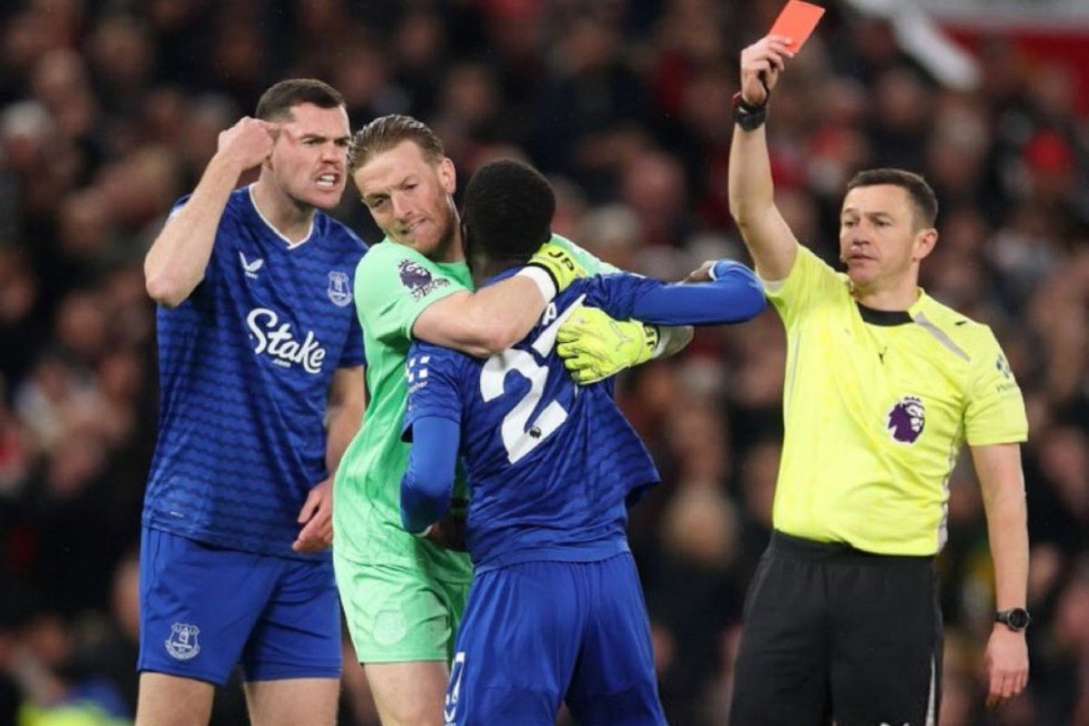 Απίστευτο περιστατικό στην Premier League - Παίκτες της Έβερτον «πλακώθηκαν» μεταξύ τους (vid)