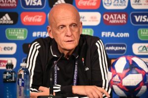 Ο Κολίνα ξαναγράφει τους κανόνες - Η FIFA σκέφτεται εφαρμογή στο Μουντιάλ 2026