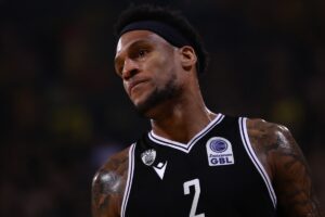 Ο Κλίβελαντ Μέλβιν έκανε δηλώσεις πριν την αναμέτρηση του ΠΑΟΚ με την Τρέπτσα. Η αποστολή είναι πλήρης και αναχωρεί για Κόσοβο, με το παιχνίδι να έχει μεγάλη βαθμολογική σημασία.
