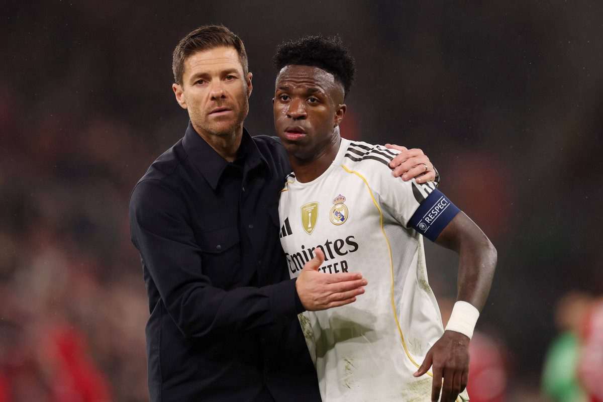 «Βόμβα» στη Ρεάλ Μαδρίτης: Ο Βινίσιους ενημέρωσε ότι δεν ανανεώνει λόγω Αλόνσο!