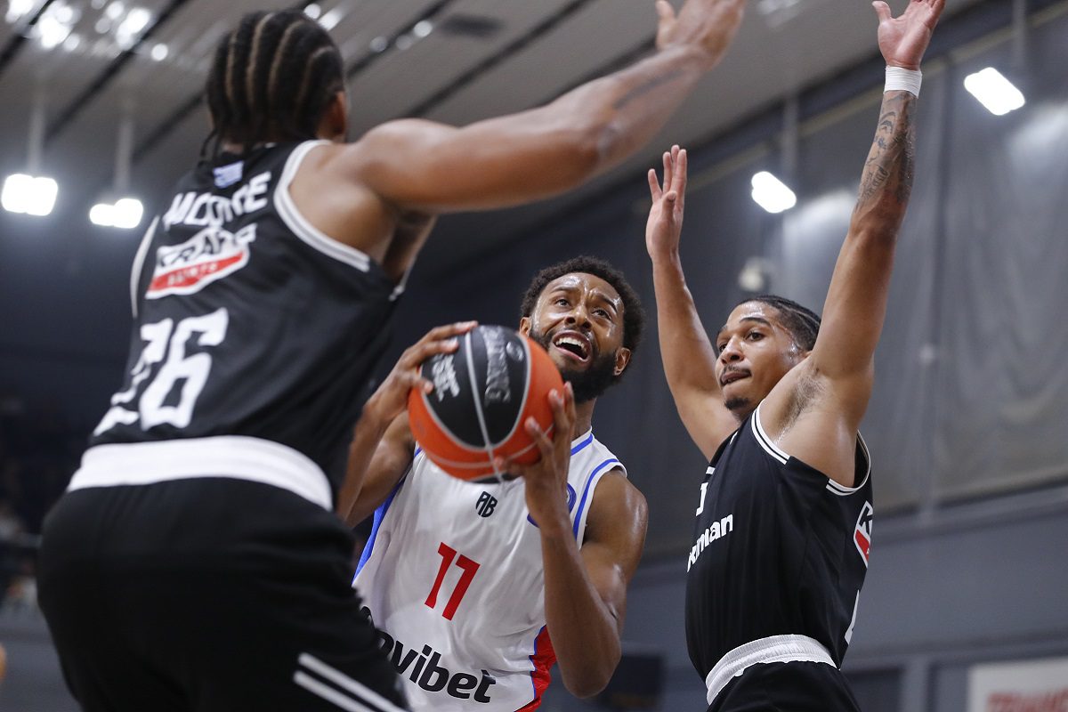 Ξαφνικά σκοτείνιασαν όλα στο Πανιώνιος - ΠΑΟΚ (vid)