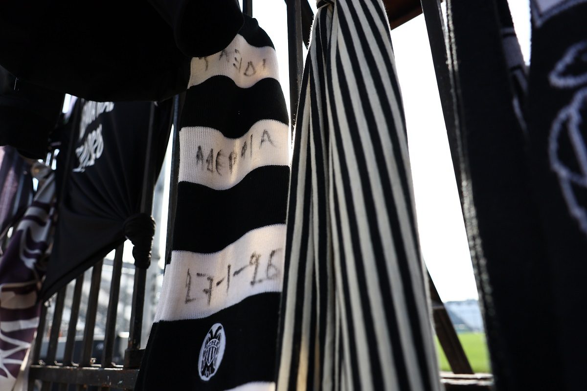 Το συγκινητικό πανό του Σ.Φ ΠΑΟΚ Αλεξάνδρειας - «Με βαθιά οδύνη αποχαιρετούμε τα αδέρφια μας» (pic)