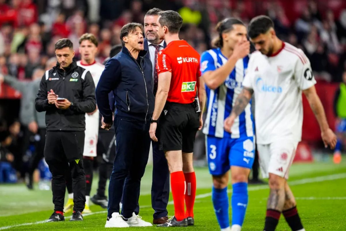 Η Σεβίλλη πάει στο CAS για Αλμέιδα