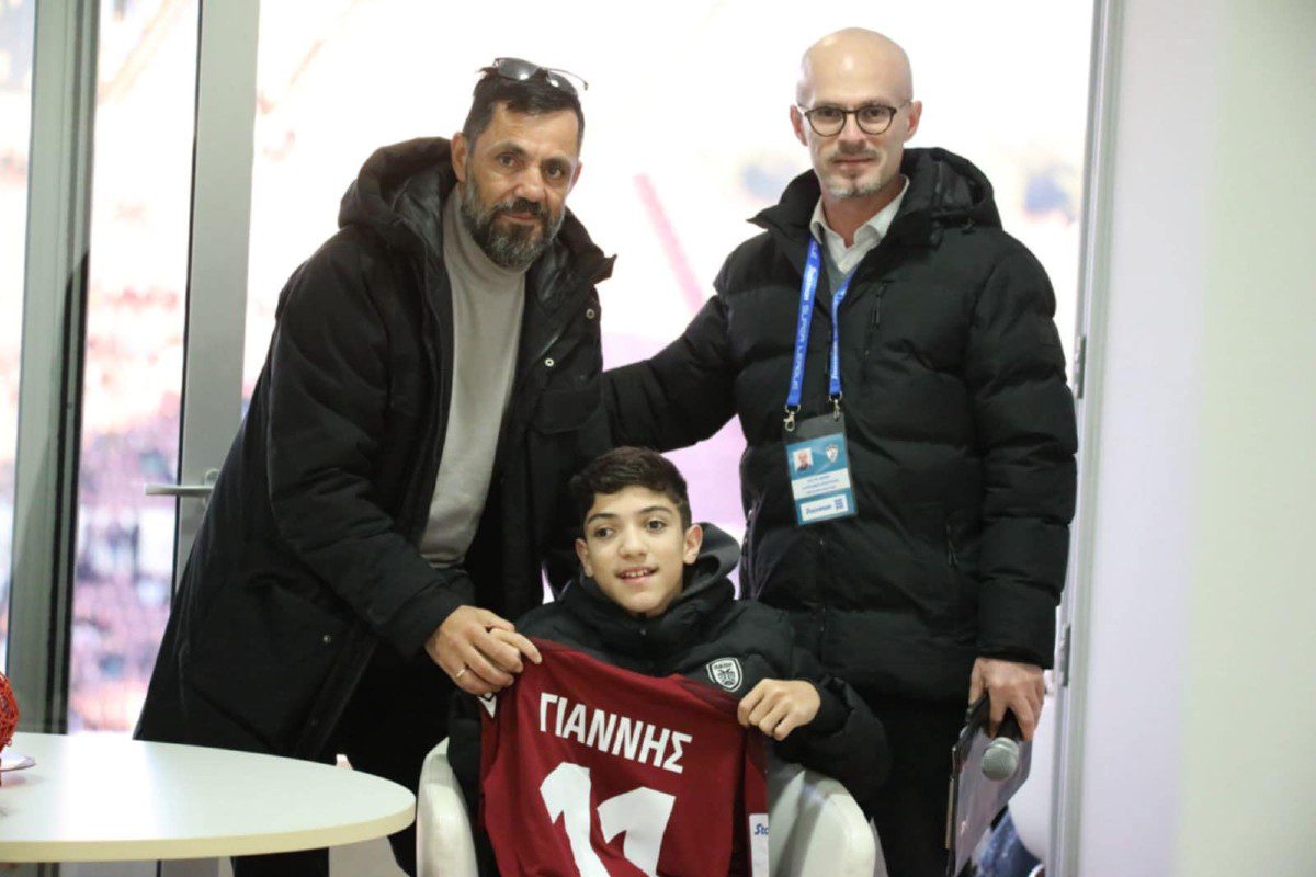 Επίτιμος καλεσμένος στο AEL FC Arena ο μικρός Γιαννάκης (pics)