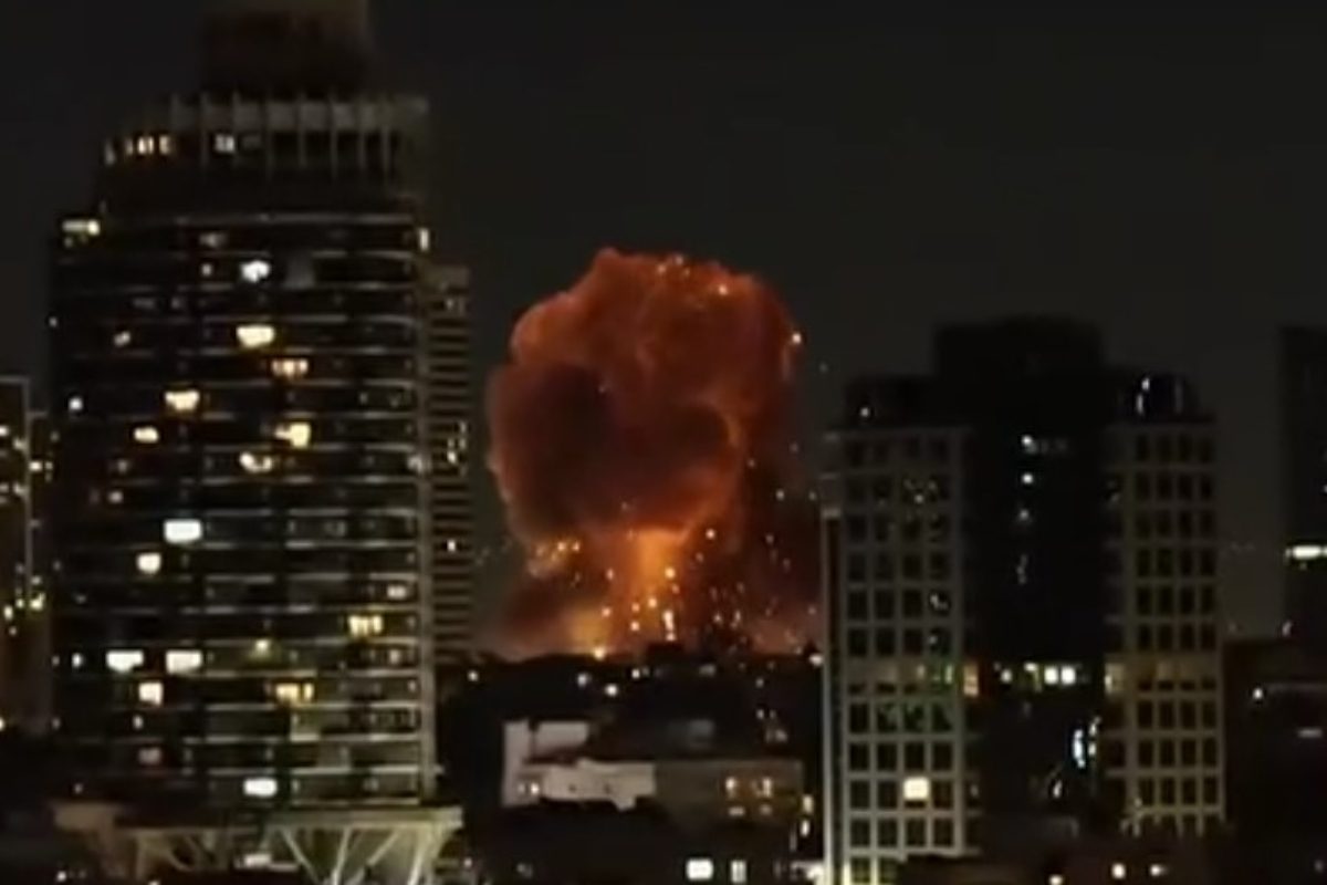 Πύραυλοι χτυπούν το Τελ Αβιβ - Συνεχίζεται η επίθεση του Ιράν στο Ισραήλ