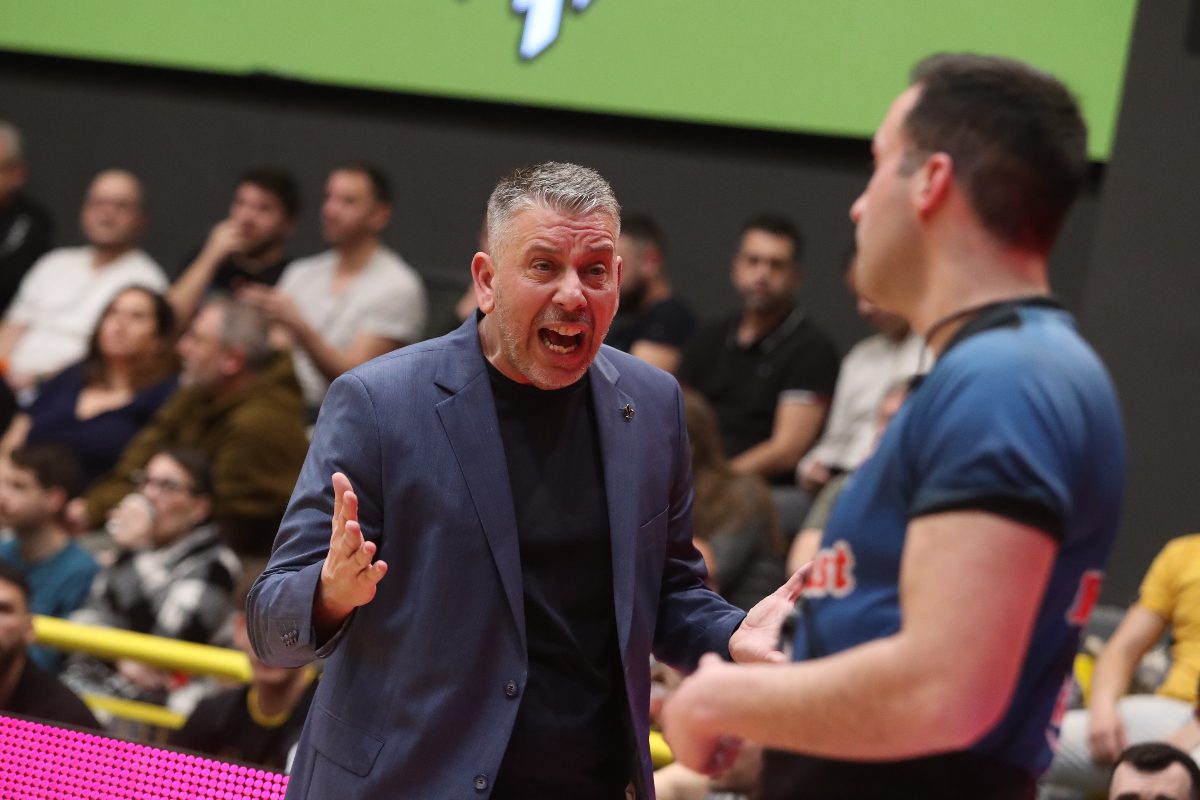 Απίστευτο ξέσπασμα Παπαθεοδώρου: «Δεν σε φοβάμαι - Είσαι λίγος» (vid)