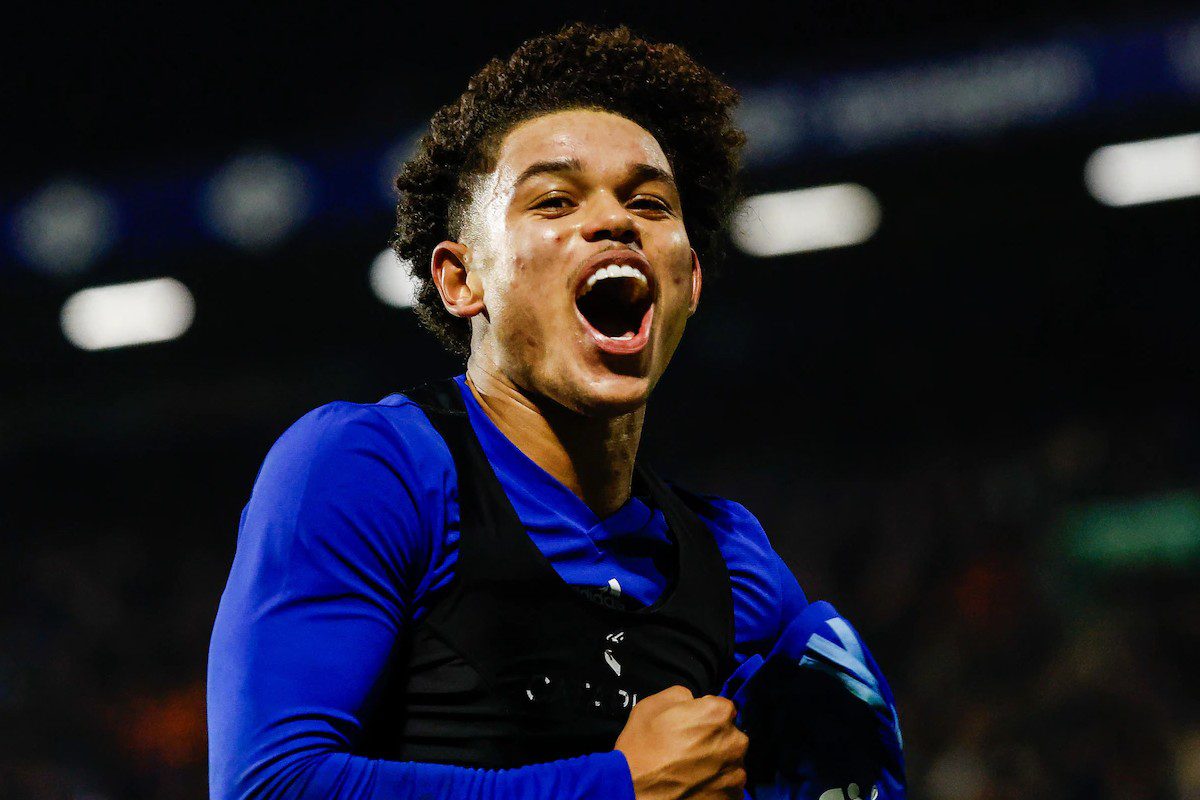 «Η Τβέντε εξετάζει την απόκτηση του Σορετίρε ως ελεύθερου από τον ΠΑΟΚ»