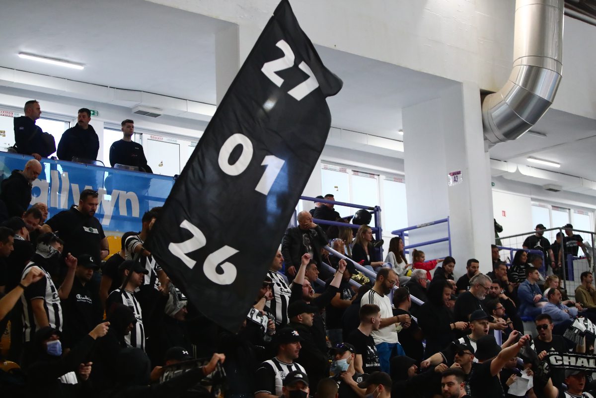 Συγκλονιστικό πανό για τα επτά «αετόπουλα» στη Χαλκίδα (pics)