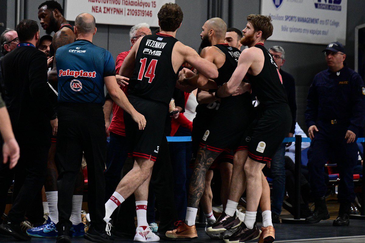 Ο Παναθηναϊκός καταγγέλλει Μπαρτζώκα και Φουρνιέ για το ματς με Πανιώνιο