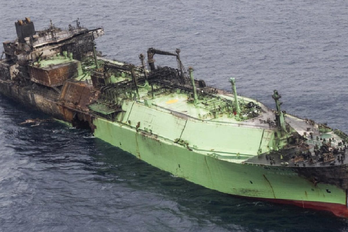 «Συναγερμός» στη Μάλτα για ακυβέρνητο κατεστραμμένο ρωσικό δεξαμενόπλοιο με χιλιάδες τόνους LNG (vid)