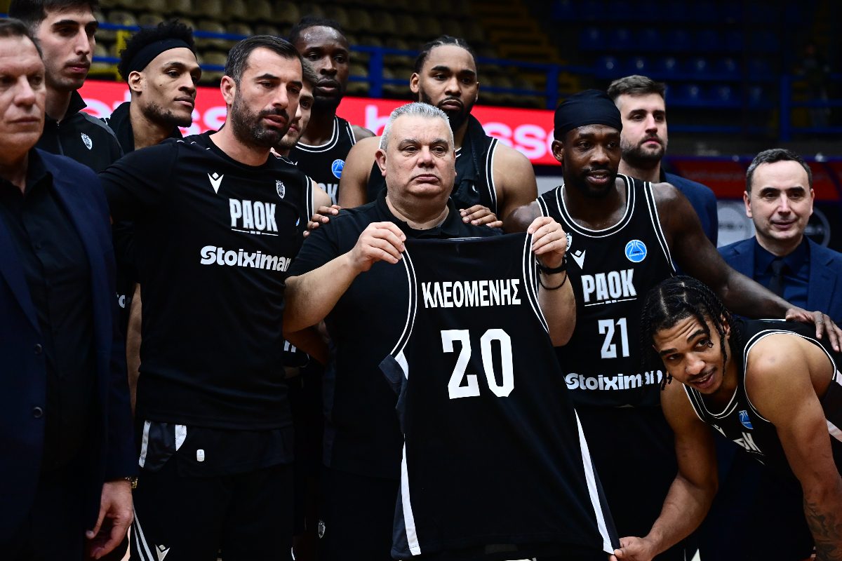 Αφιερωμένη στον Κλεομένη η πρόκριση της ομάδας μπάσκετ στα ημιτελικά!