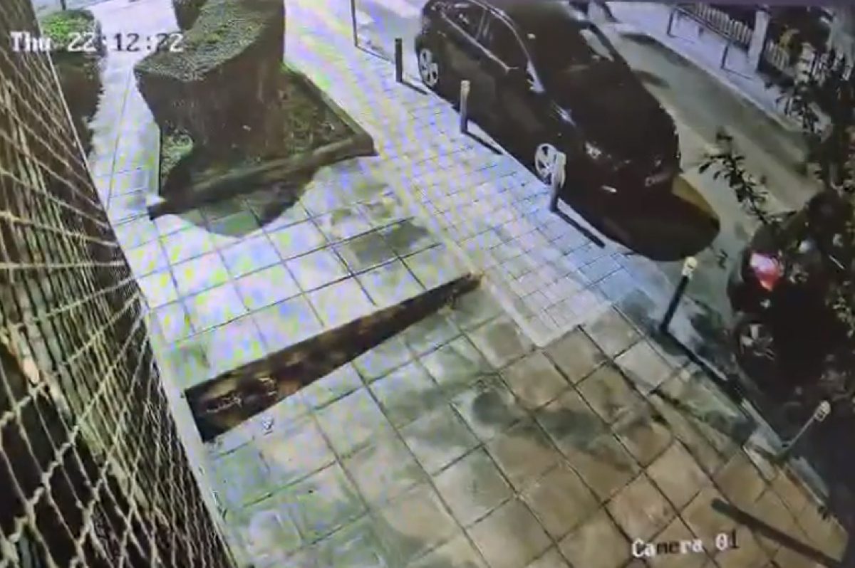 Νέο βίντεο από την Καλαμαριά αμέσως μετά το μαχαίρωμα του 20χρονου οπαδού του ΠΑΟΚ