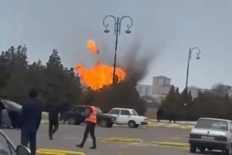 Ιράν: Επίθεση με drones και πυραύλους σε αεροδρόμιο του Αζερμπαϊτζάν (vids)