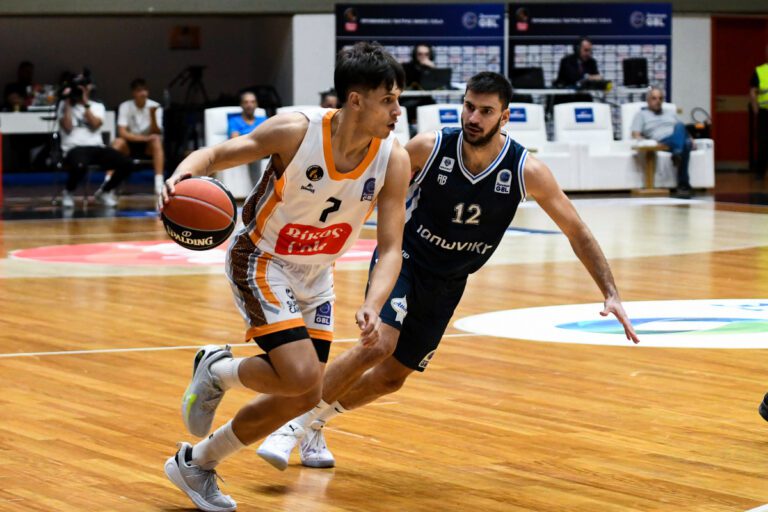 Μπαζίνας: «Είναι όμορφο να ακούς ότι μεγάλες ομάδες ενδιαφέρονται για εσένα»