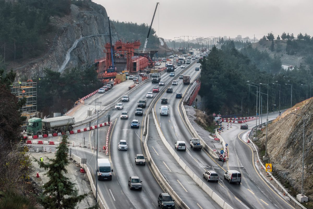 Flyover: Σε εξέλιξη η κατεδάφιση της σήραγγας στα Κωνσταντινουπολίτικα - Πώς διεξάγεται η κυκλοφορία