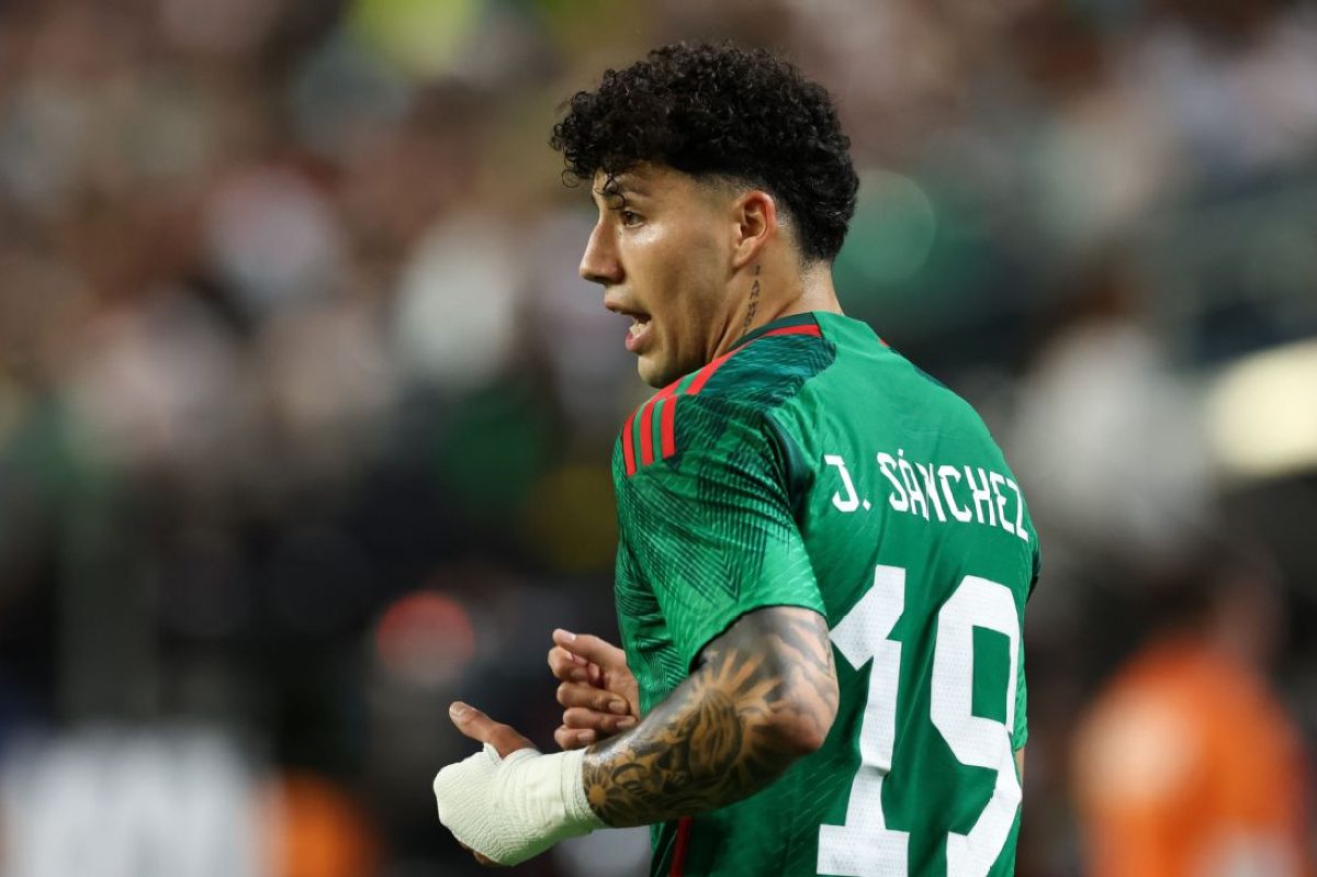 Από το Σικάγο στην Τούμπα: Η τελευταία υποχρέωση του Σάντσες με το Μεξικό