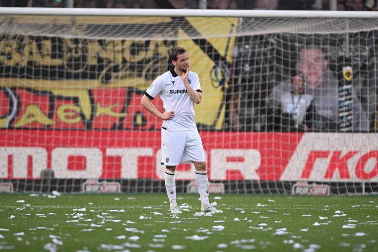 ΑΕΚ – ΠΑΟΚ 3-0: Ήταν άφαντος στη Φιλαδέλφεια και βλέπει το πρωτάθλημα να χάνεται (videos)