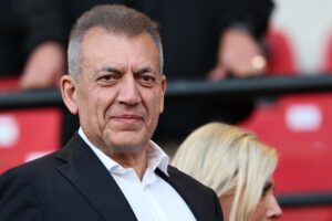 Η απόφαση του Βρούτση για τη μετακίνηση οπαδών στο ματς του ΠΑΟΚ με τον Ολυμπιακό