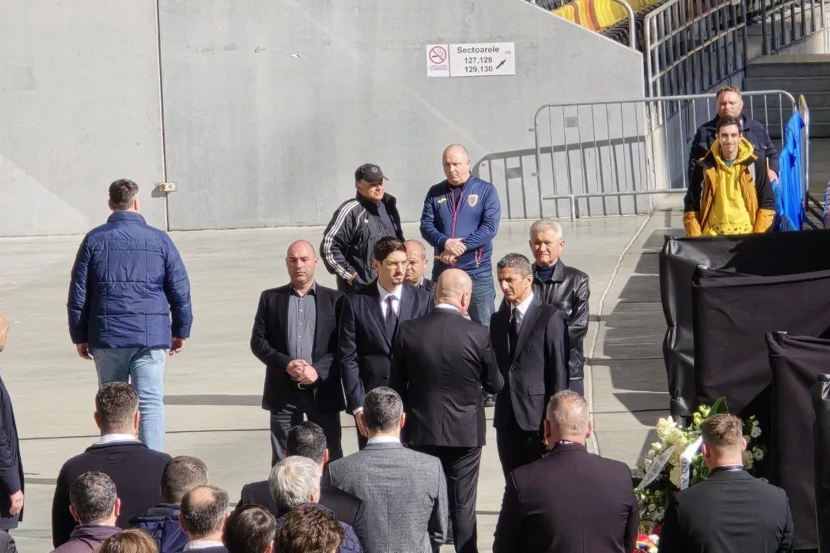 Συγκλονιστικό «αντίο» από τον Πρωθυπουργό της Ρουμανίας στον Μιρτσέα Λουτσέσκου - Συλλυπητήρια στον Ραζβάν στο Εθνικό Στάδιο