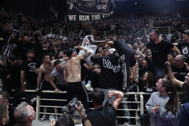 Ο κόσμος του ΠΑΟΚ «έπνιξε» τον Άρη! (vids)