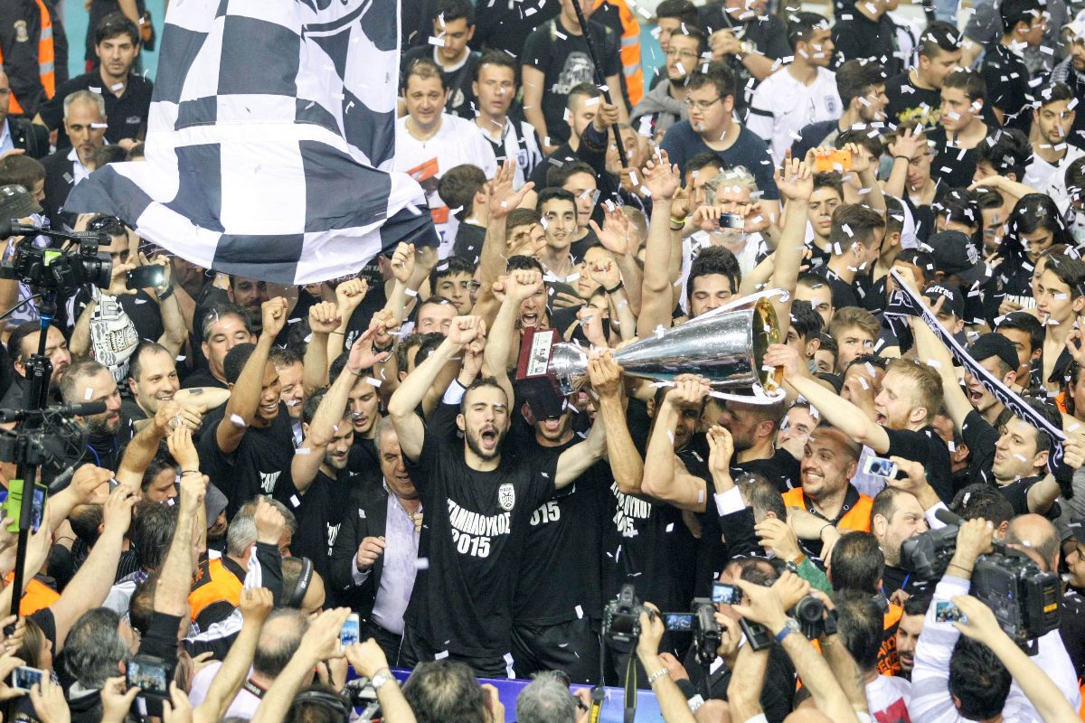 Η ανατροπή που έγραψε ιστορία: Όταν ο ΠΑΟΚ κατέκτησε το πρωτάθλημα με έπος στο Παλατάκι! (video)