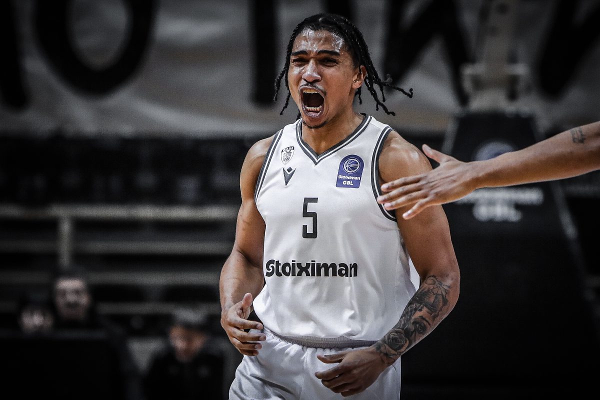 Ταϊρί σε πτήση: «Διέλυσε» την άμυνα της Μούρθια με απίθανο κάρφωμα (video)