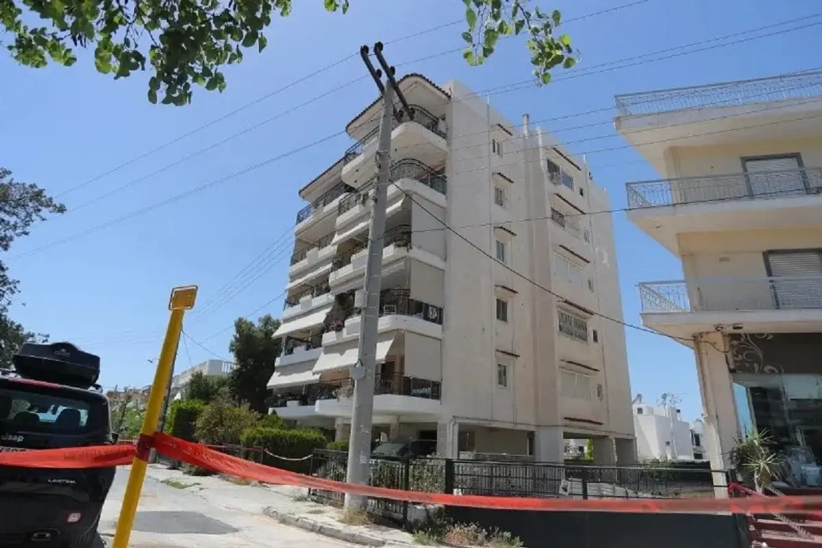 Δύο17χρονες έπεσαν στο κενό για τις... Πανελλήνιες - Συγκλονίζει το σημείωμα που βρέθηκε