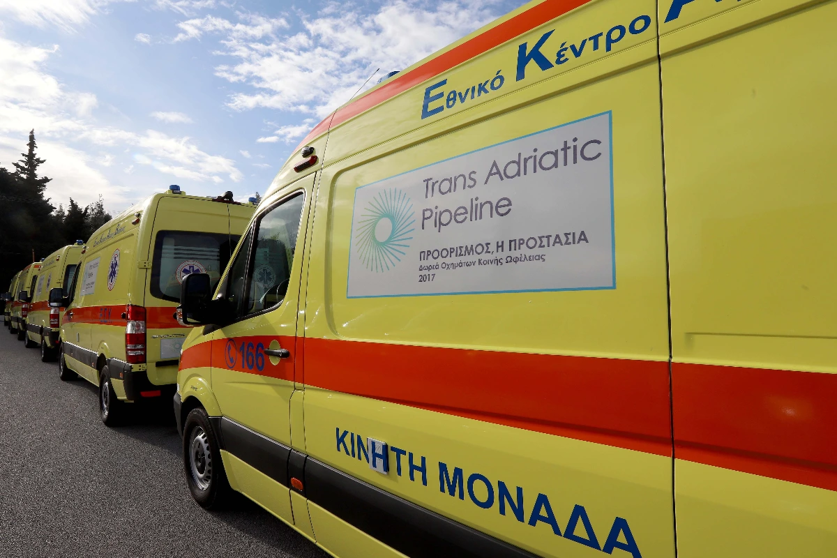 Τροχαίο στη Θεσσαλονίκη: Αυτοκίνητο συγκρούστηκε με δύο μηχανές - Τρία άτομα στο νοσοκομείο
