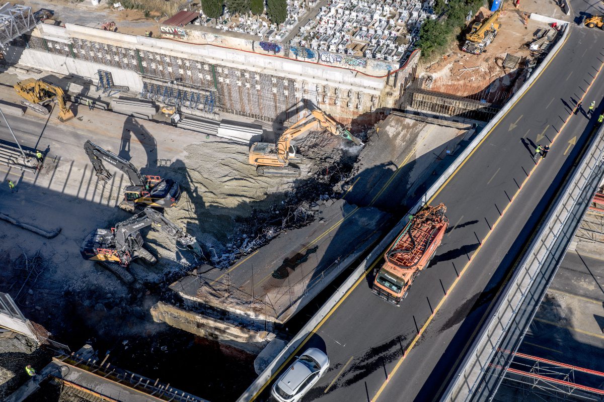 FlyOver: Σε πλήρη εξέλιξη η κατεδάφιση της γέφυρας Πανοράματος - Όλες οι εκτροπές κυκλοφορίας το Σαββατοκύριακο (pics + videos)